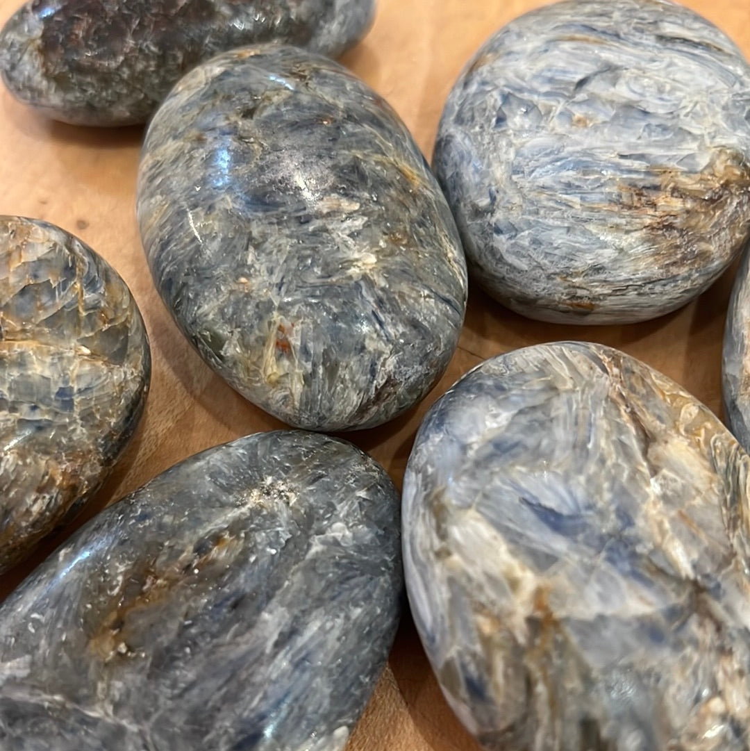 Kyanite Palmstone