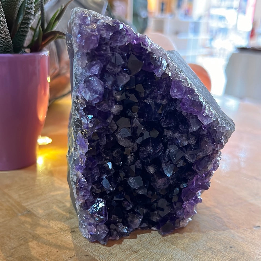Amethyst Cut base With Agate