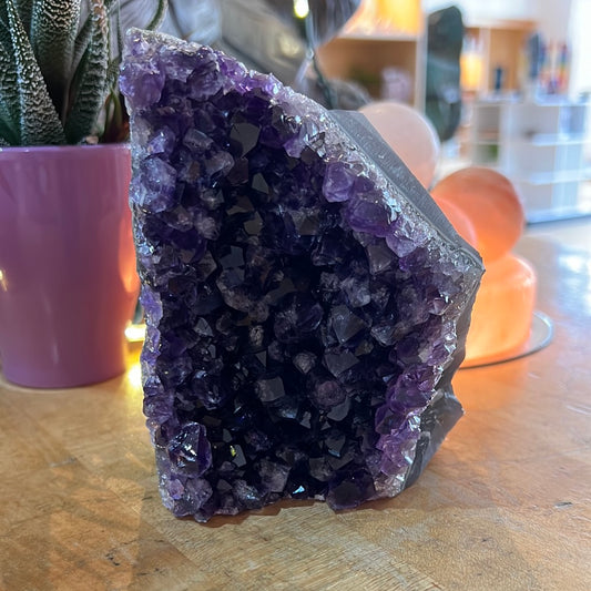 Amethyst Cut base With Agate
