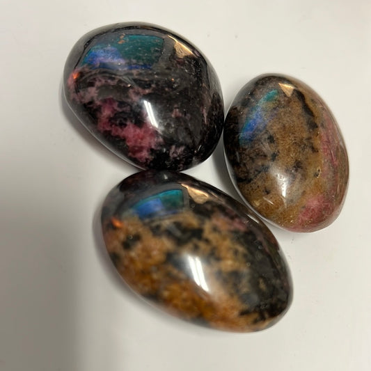 Rhodonite Palm stone